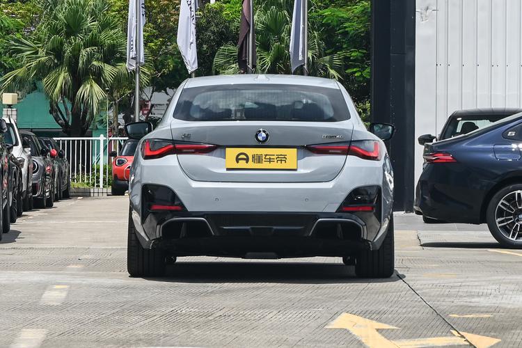 BMW i4 - фото 6
