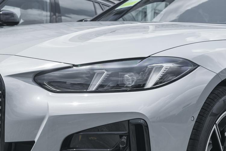BMW i4 - фото 10