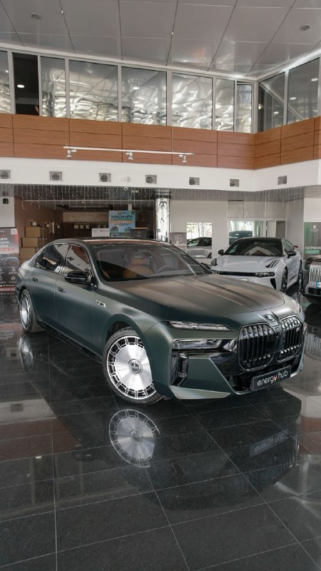 BMW i7 M70