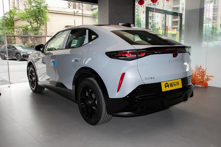 Volkswagen ID.UNYX - фото 4