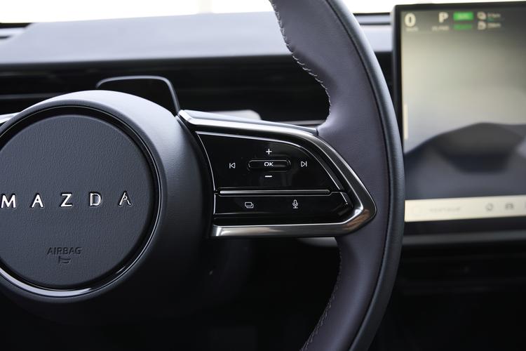 Mazda EZ-60 - фото 22