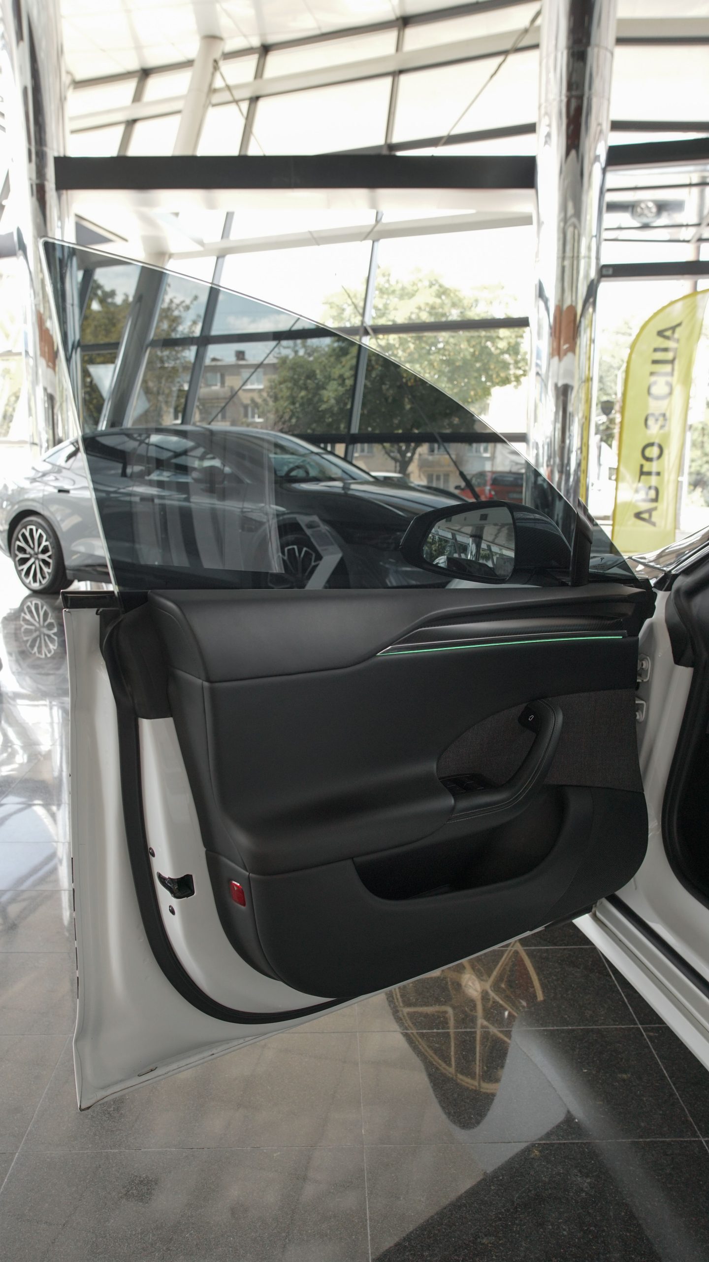 Tesla Model S - фото 20