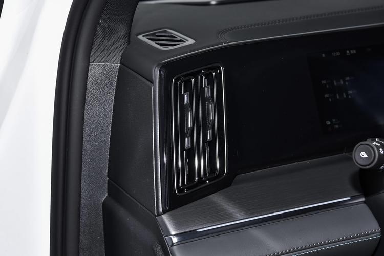 BYD Song L DM-i - фото 18