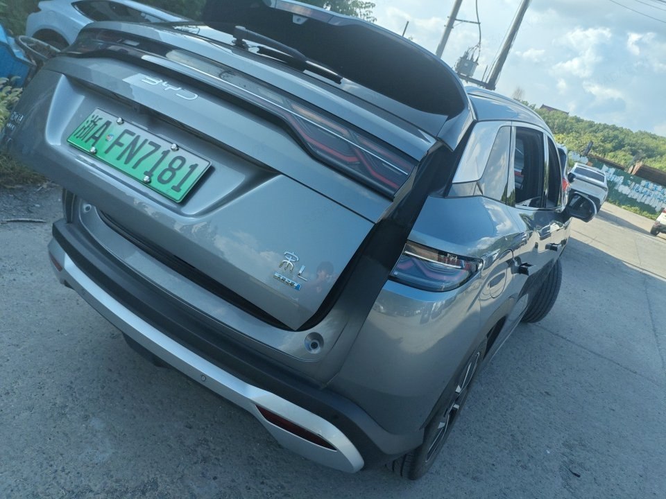 BYD Song L DM-i - фото 4