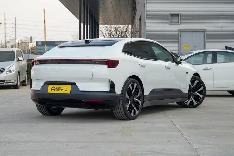 Polestar 4 - фото 7
