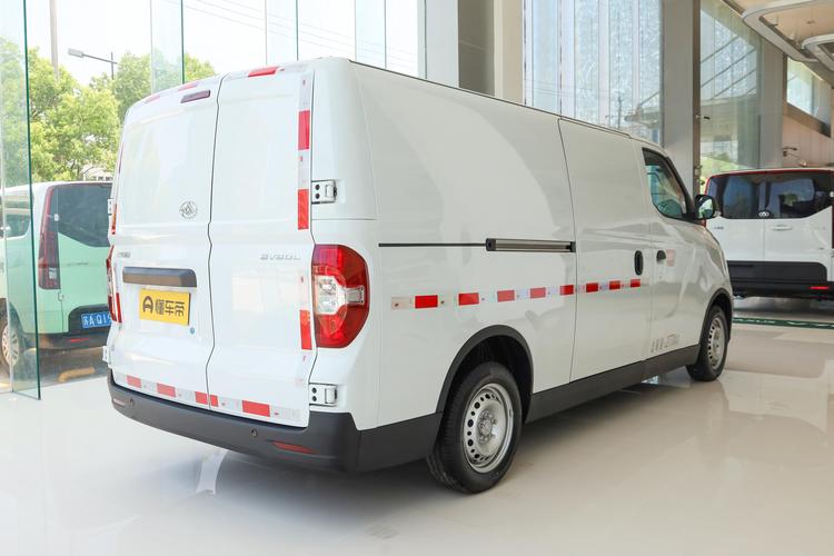 Maxus EV30 - фото 7