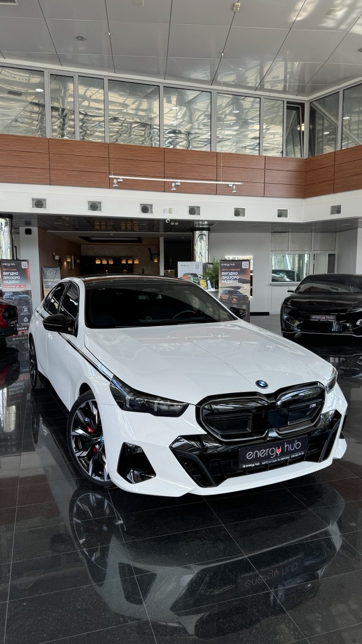 BMW i5 M60
