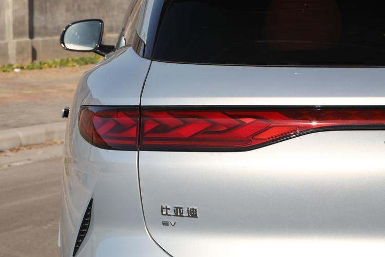 BYD Tang L EV - фото 13