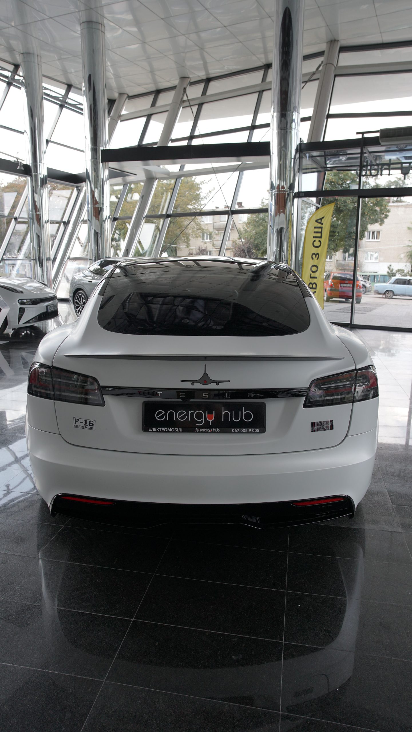 Tesla Model S - фото 6