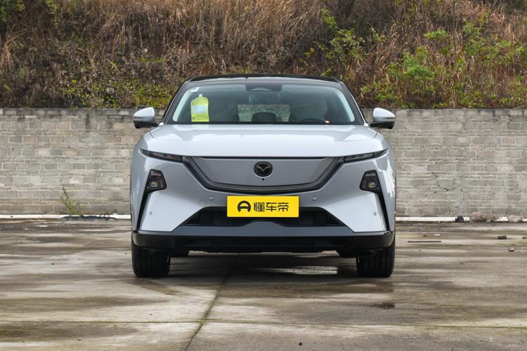 Mazda EZ-60 - фото 2