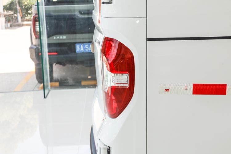 Maxus EV30 - фото 14