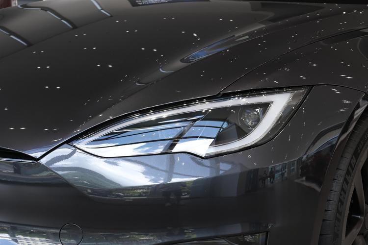 Tesla Model S - фото 9