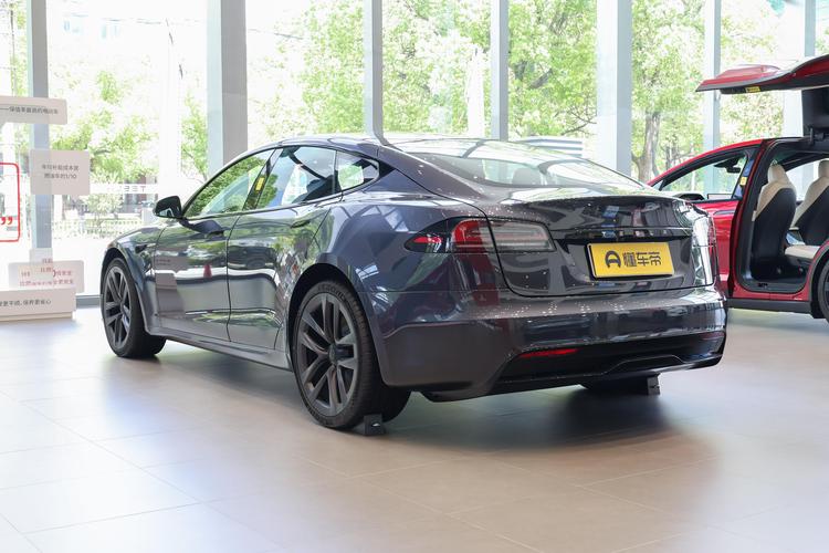 Tesla Model S - фото 5