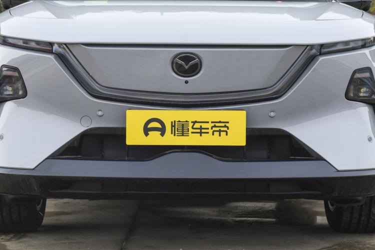 Mazda EZ-60 - фото 10