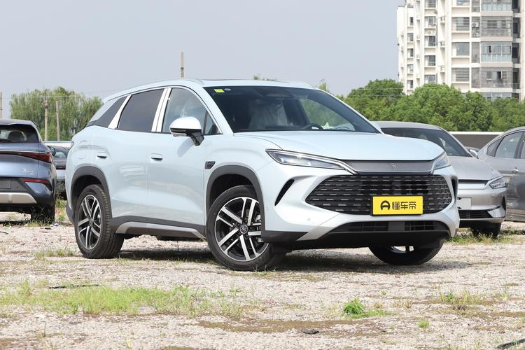 BYD Song L DM-i - фото 3