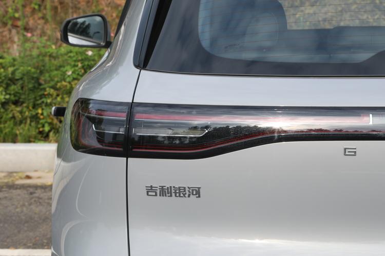Geely E5 - фото 13