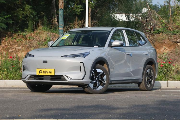 Geely E5 - фото 1