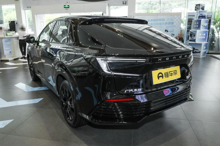 Honda e:NP2 - фото 5