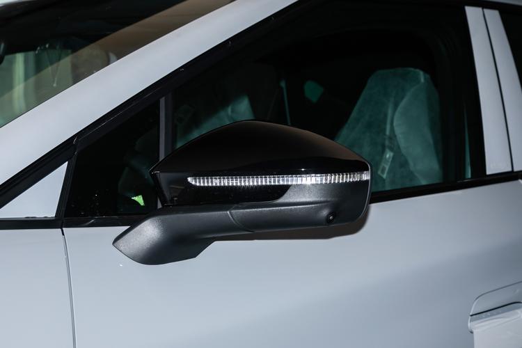 Volkswagen ID.UNYX - фото 10