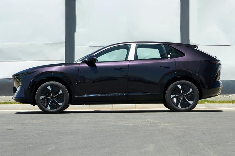 Mazda EZ-60 - фото 5