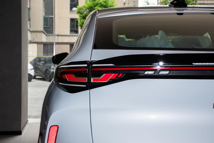 Volkswagen ID.UNYX - фото 13