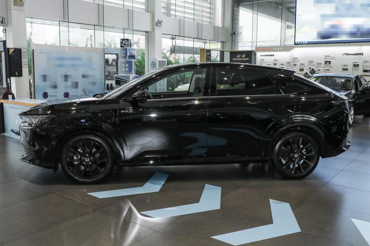 Honda e:NP2 - фото 4