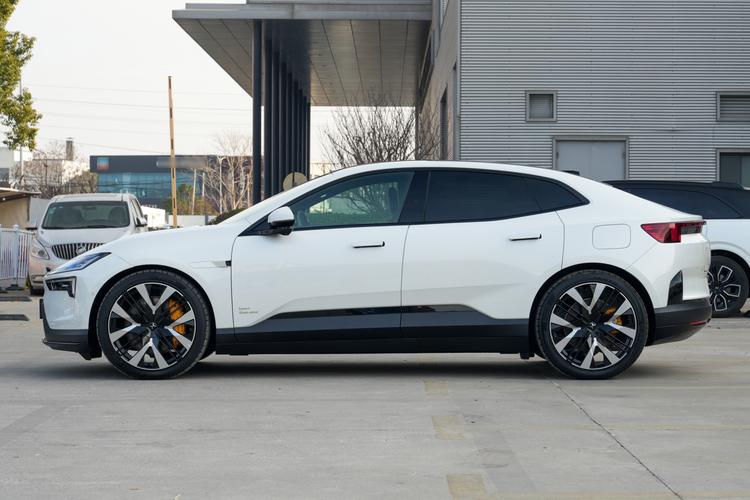 Polestar 4 - фото 4