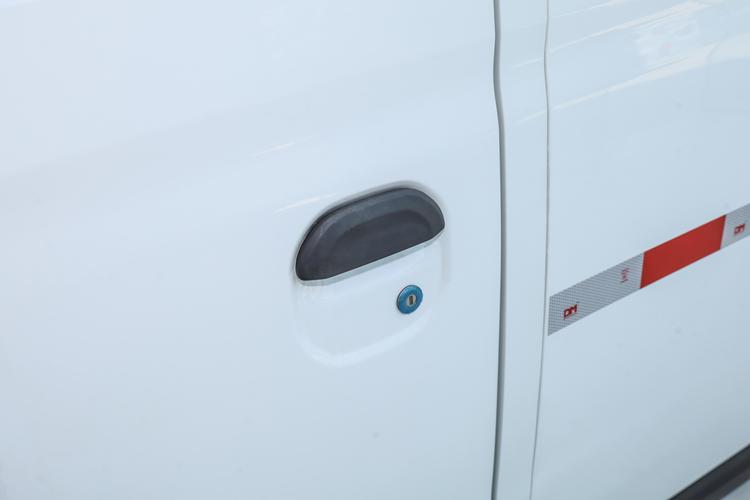 Maxus EV30 - фото 12