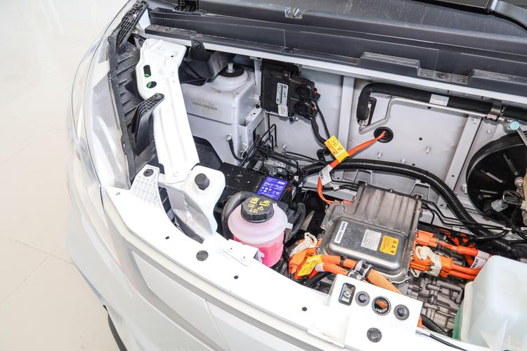 Maxus EV30 - фото 13
