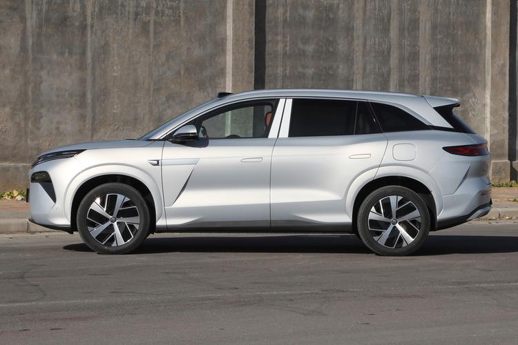 BYD Tang L EV - фото 4