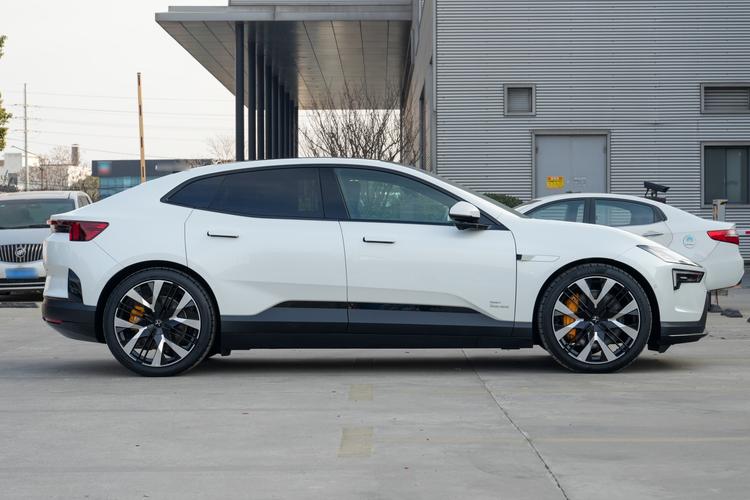 Polestar 4 - фото 8