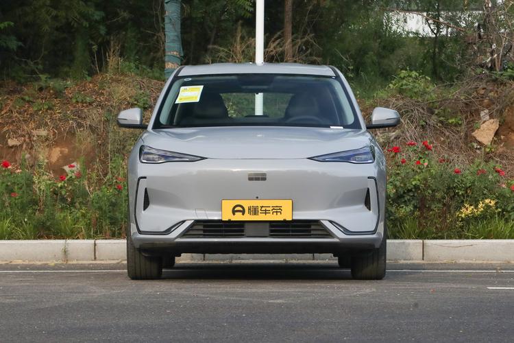 Geely E5 - фото 2