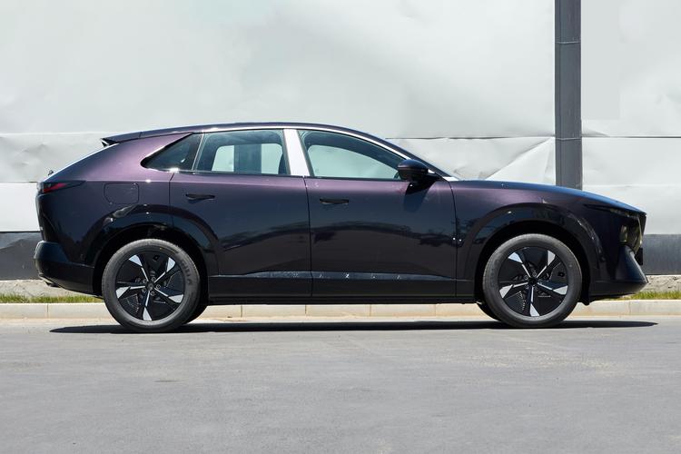Mazda EZ-60 - фото 9