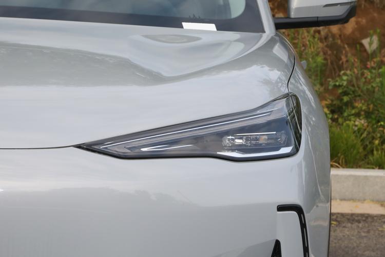 Geely E5 - фото 9
