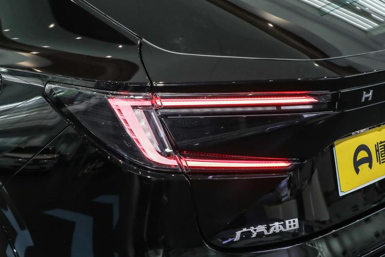 Honda e:NP2 - фото 12