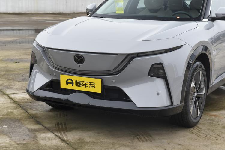 Mazda EZ-60 - фото 9