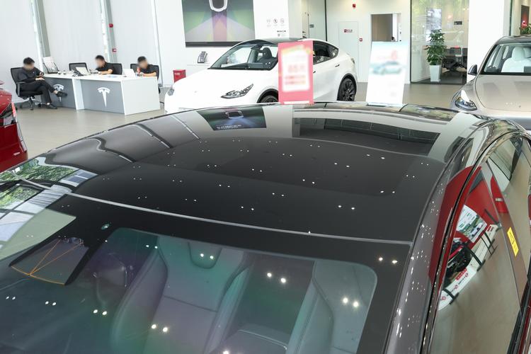 Tesla Model S - фото 14