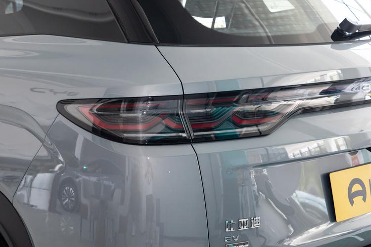 BYD Song Ultra EV - фото 13