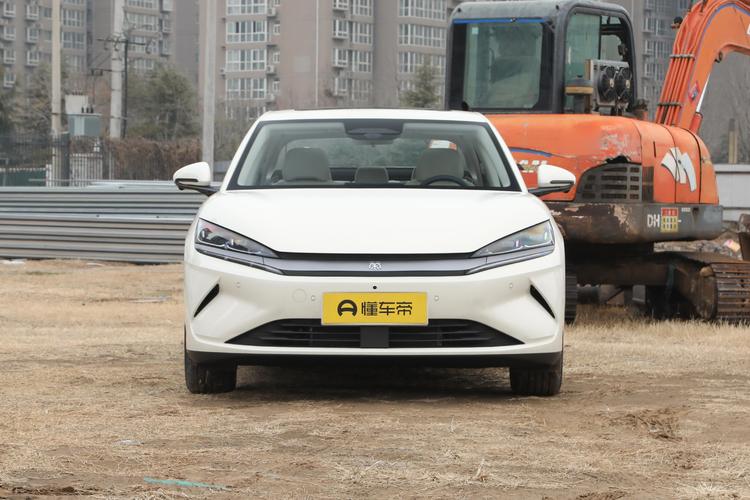 BYD Qin L EV - фото 2
