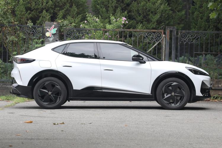 Volkswagen ID.UNYX - фото 8