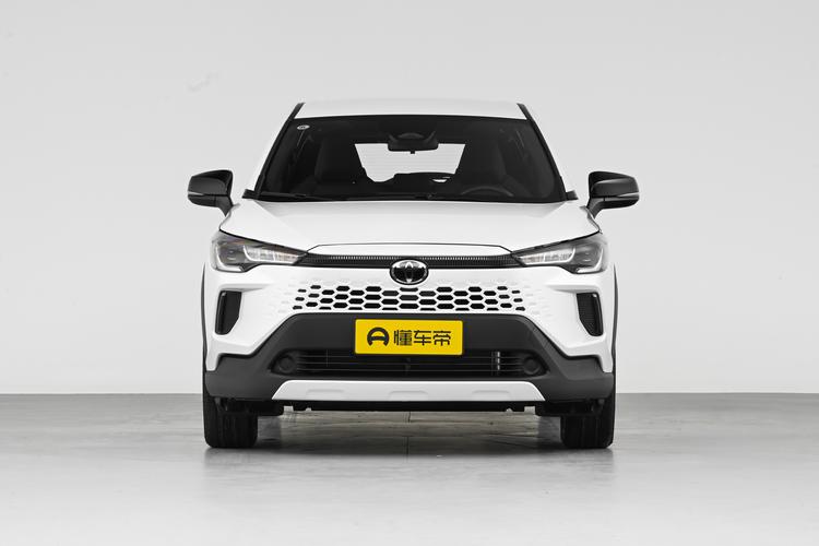 Toyota Corolla Cross - фото 2