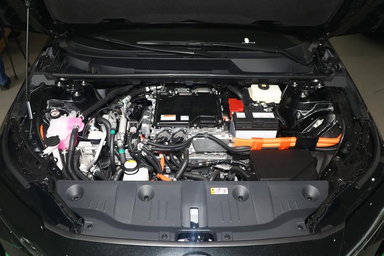 Toyota bZ4X - фото 8