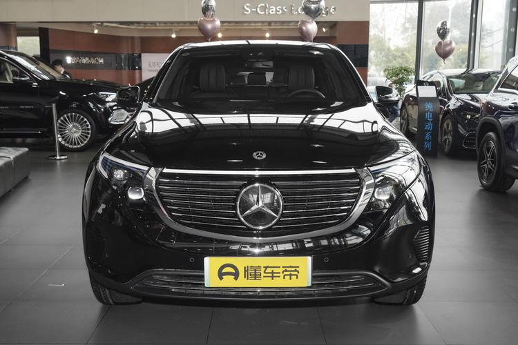 Mercedes-Benz EQC - фото 2