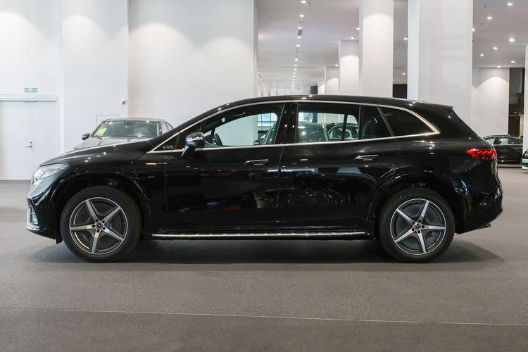 Mercedes-Benz EQS SUV - фото 4