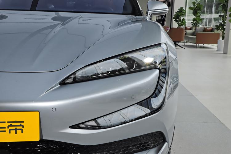 Yangwang U7 EV - фото 11