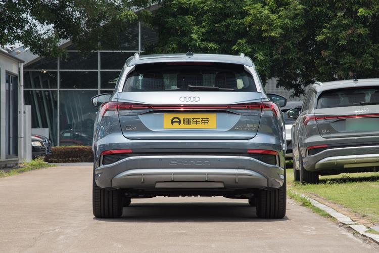 Audi Q4 e-tron - фото 6