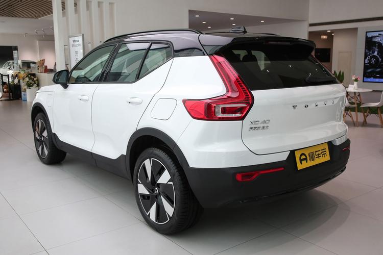 Volvo XC40 Recharge - фото 4