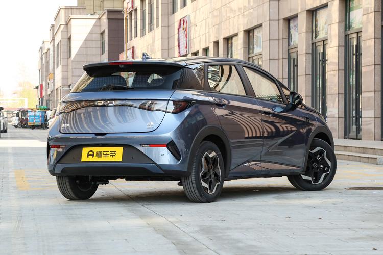 BYD Dolphin - фото 7
