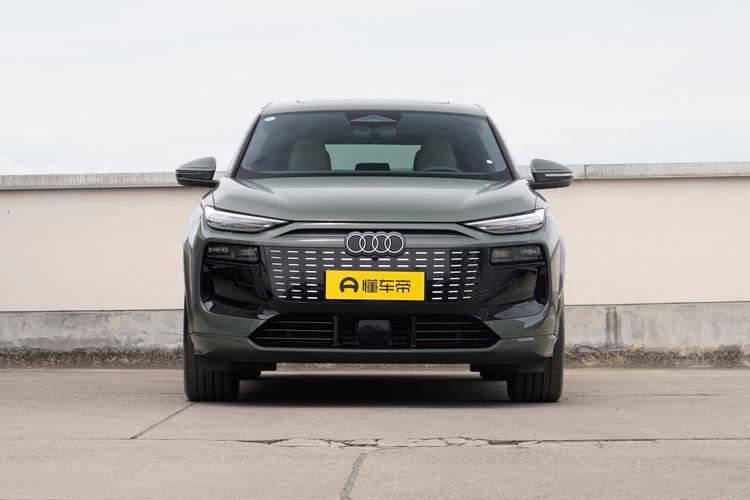 Audi Q6L e-tron - фото 2