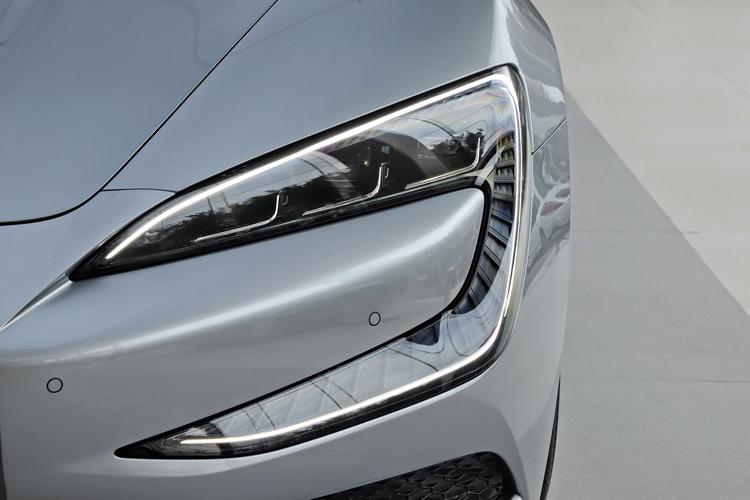 Yangwang U7 EV - фото 12